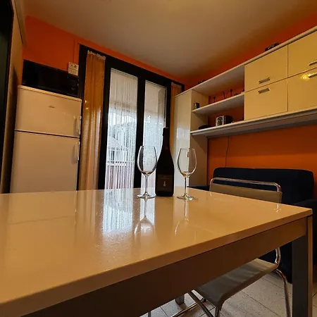 Leccio In Con Piscina Appartement