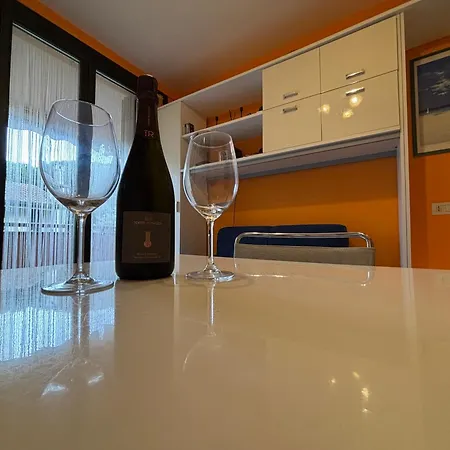 Leccio In Con Piscina Appartement *