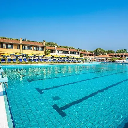 Leccio In Con Piscina